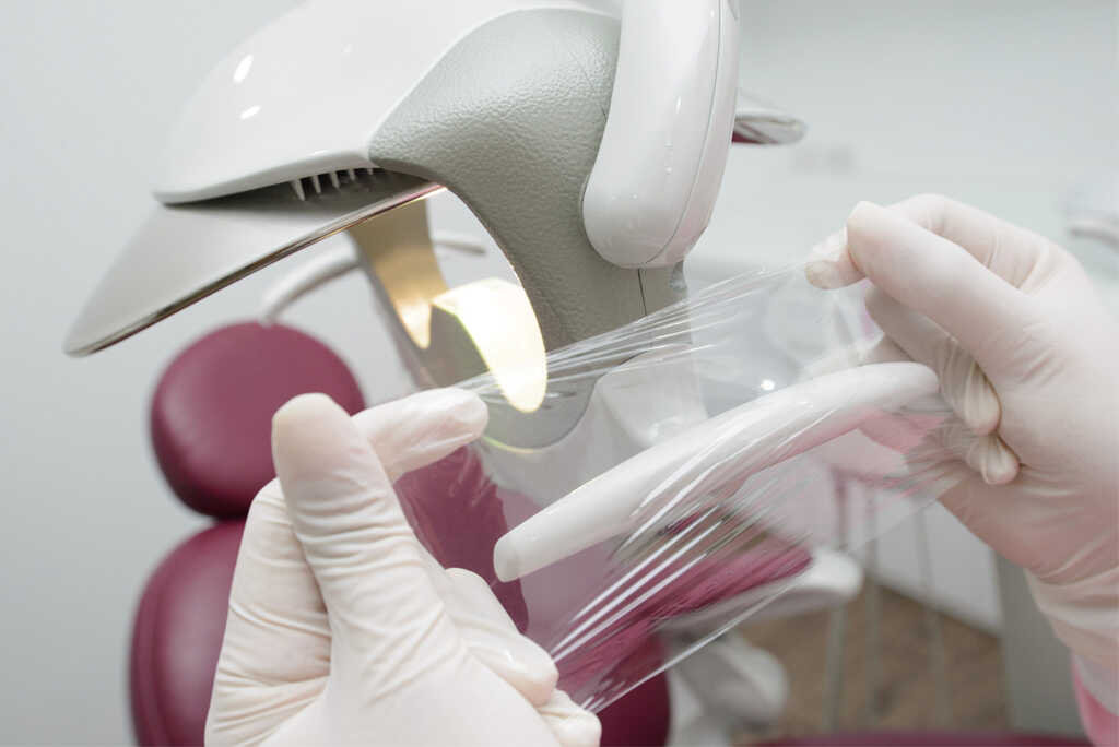 Equipment that can not be heat sterilized, we always choose new things. Therefore, you can be confident that the tools and equipment are clean.